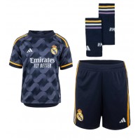 Billiga Real Madrid Vinicius Junior #7 Barnkläder Borta fotbollskläder till baby 2023-24 Kortärmad (+ Korta byxor)